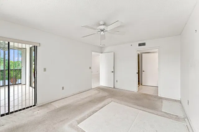 Unit 314 photo 15