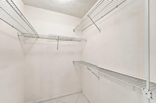 Unit 314 photo 18