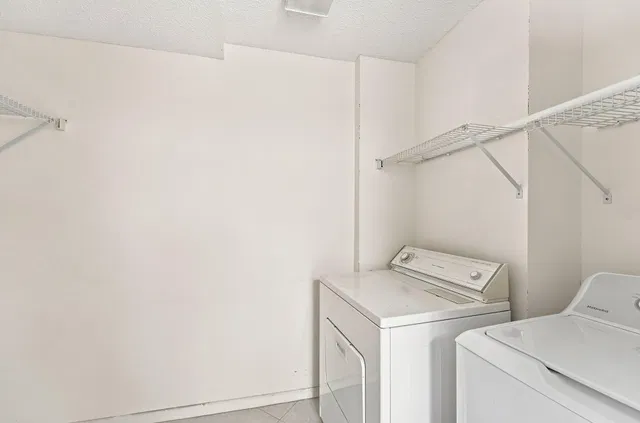 Unit 314 photo 19