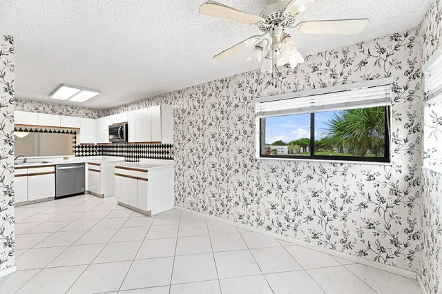 Unit 314 photo 21