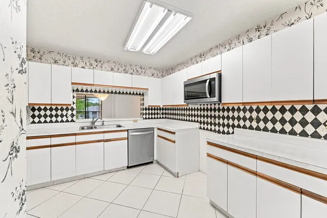 Unit 314 photo 25