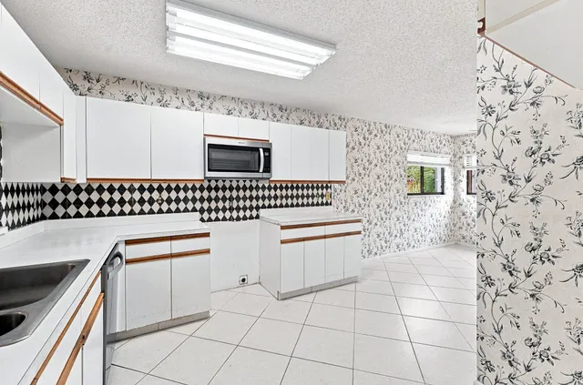 Unit 314 photo 26