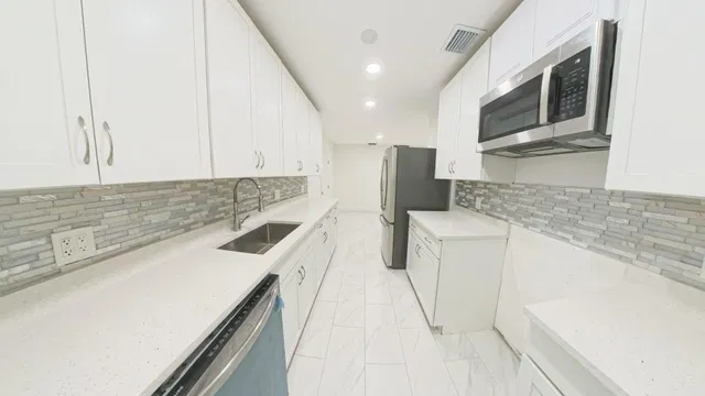 Residence photo 3