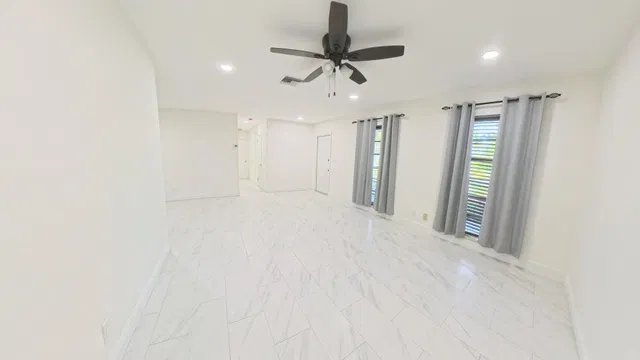 Residence photo 7
