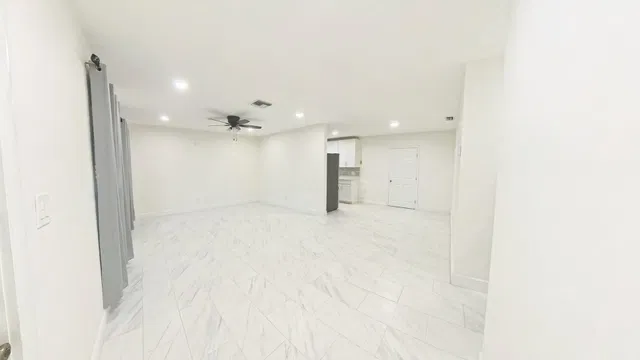 Residence photo 10