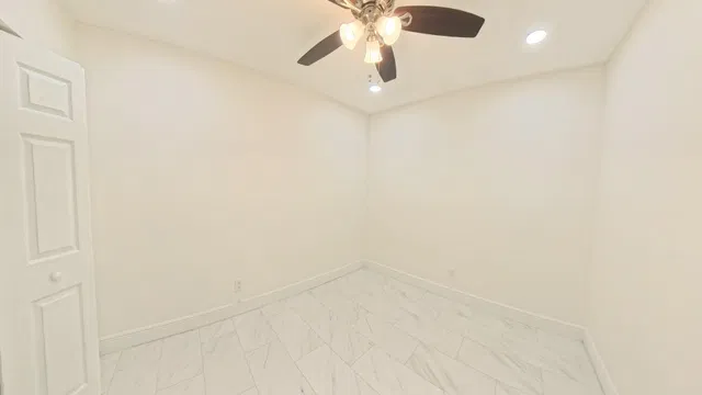 Residence photo 12
