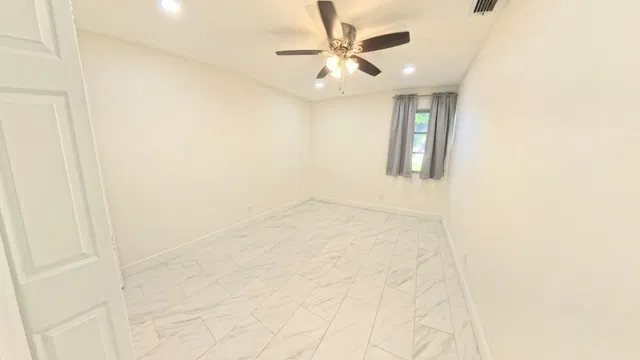 Residence photo 14