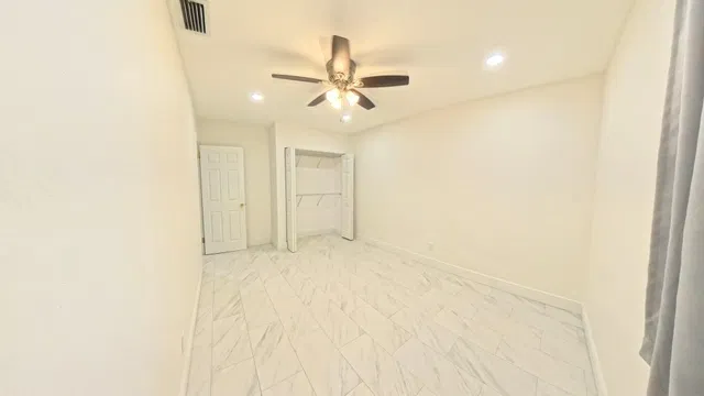 Residence photo 17