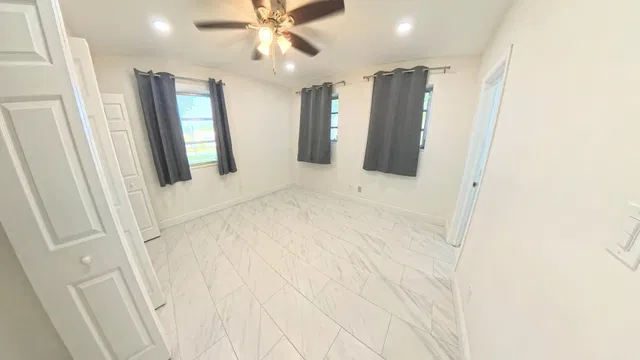 Residence photo 19