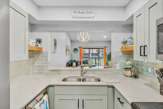  Unit 1626 photo 9