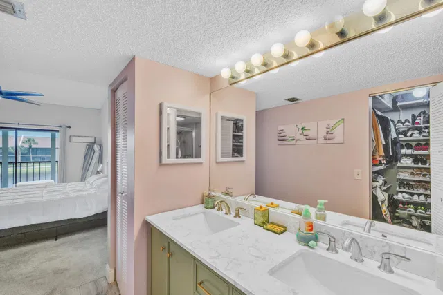  Unit 1626 photo 29
