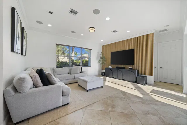 Residence photo 6