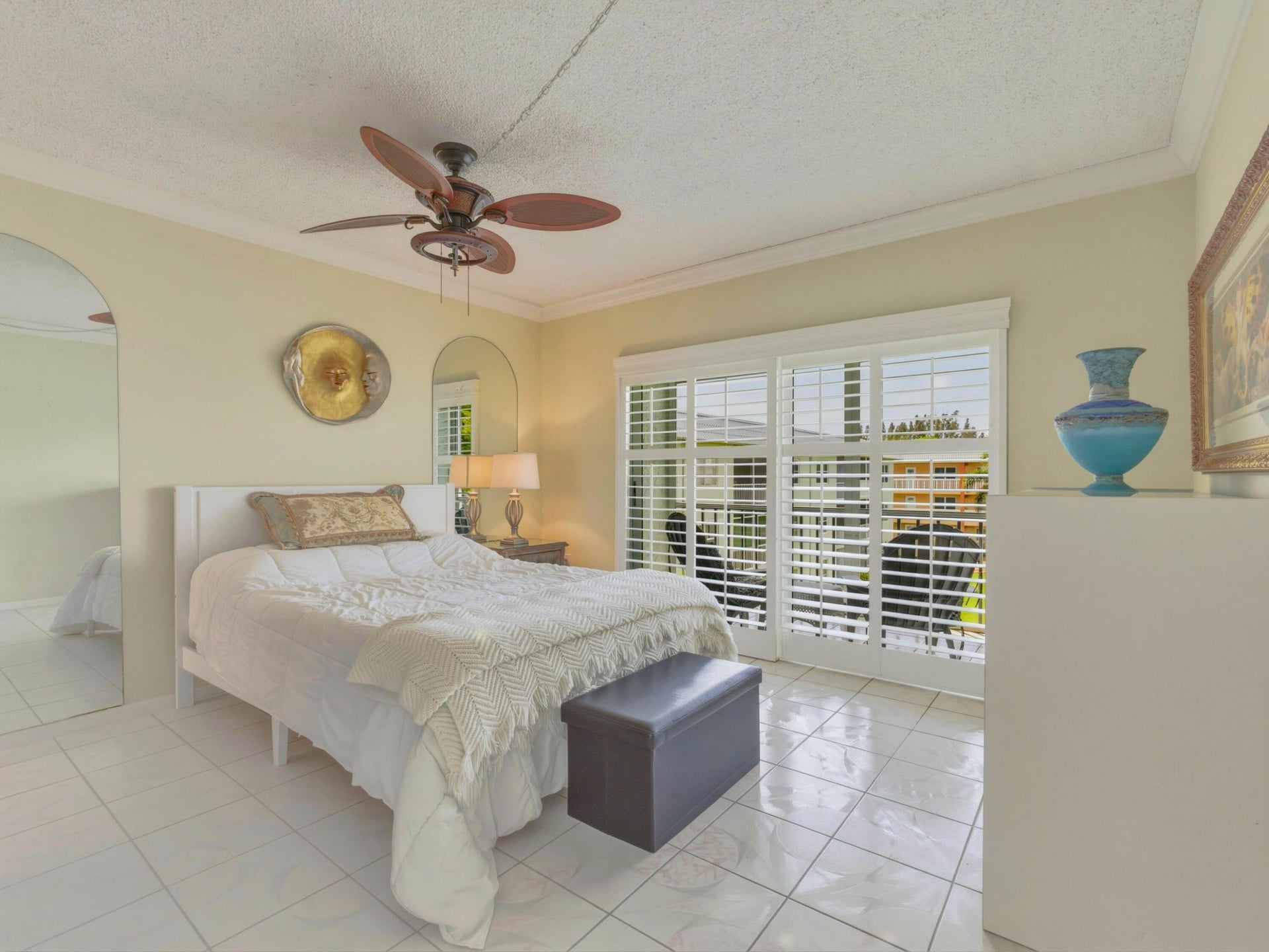 Unit 1136 photo 14