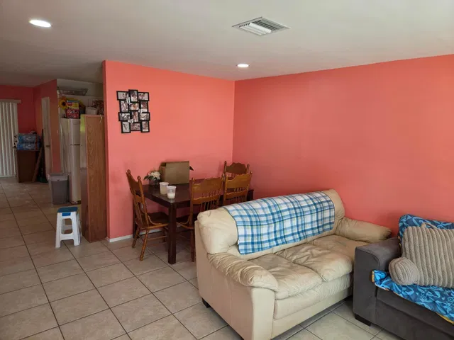 Residence photo 3
