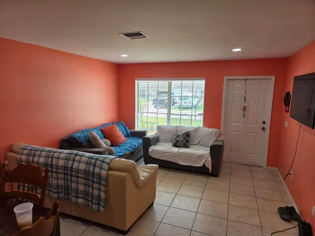Residence photo 4