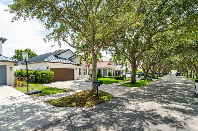 Residence photo 3