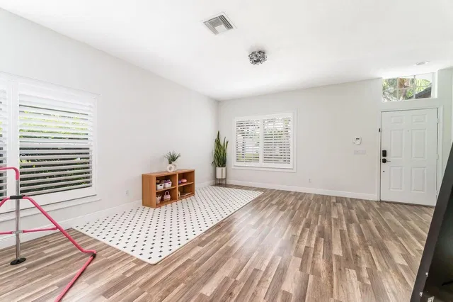 Residence photo 5