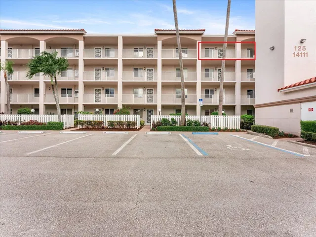 Unit 405 photo 3