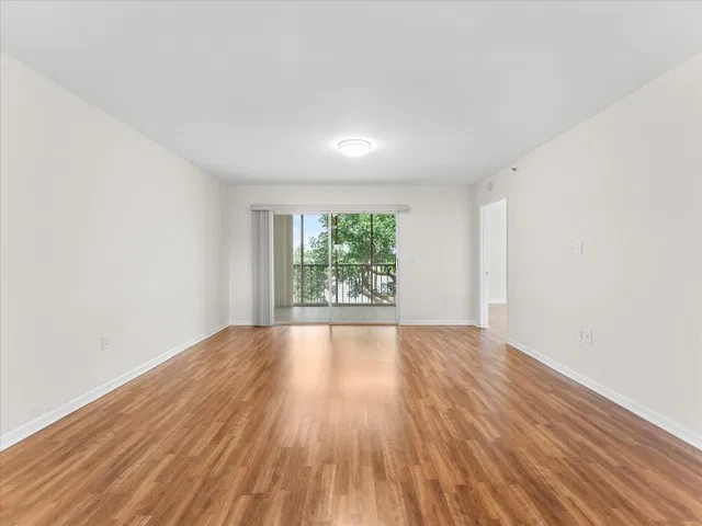 Unit 405 photo 23