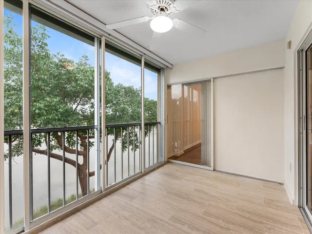 Unit 405 photo 24