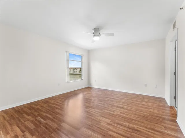 Unit 405 photo 30