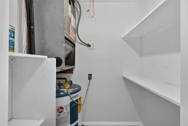 Unit 311 photo 17