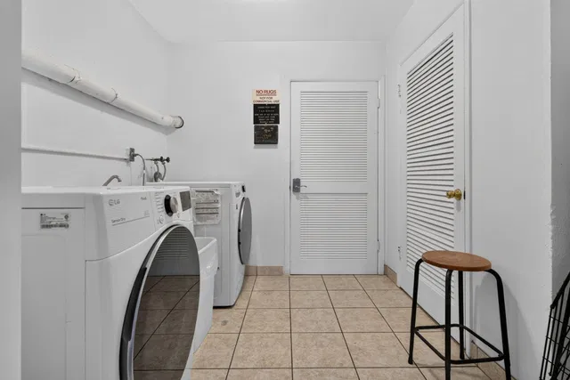 Unit 311 photo 18