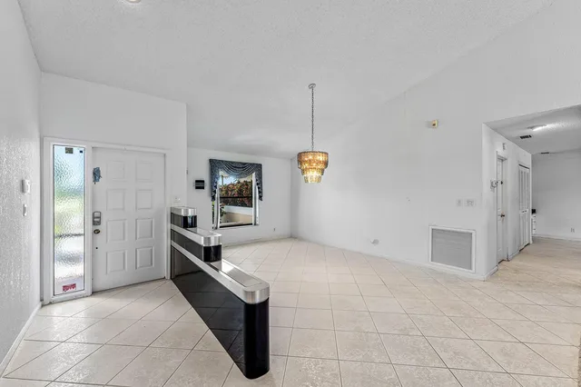 Residence photo 18