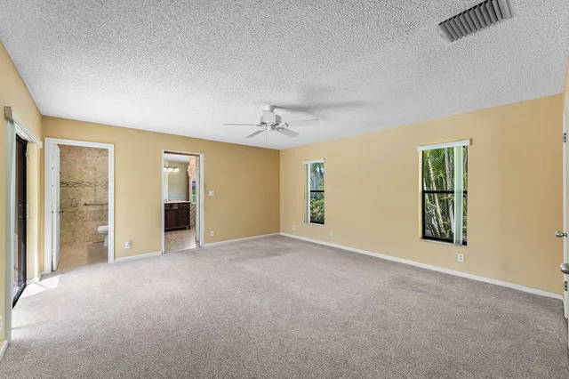 Residence photo 19
