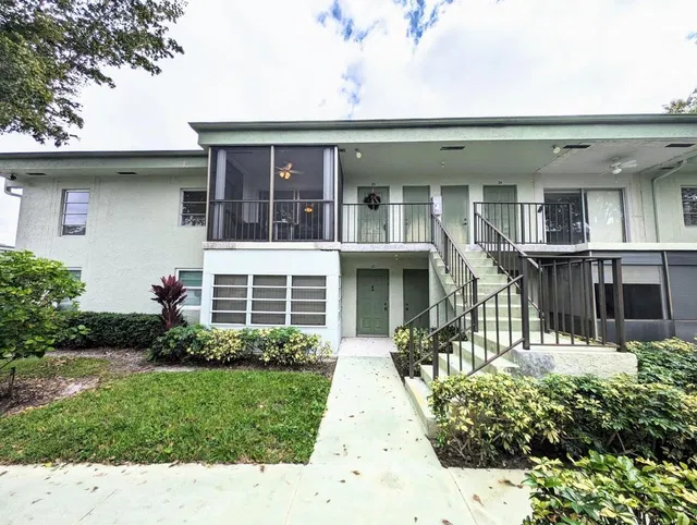 Unit 203 photo 2