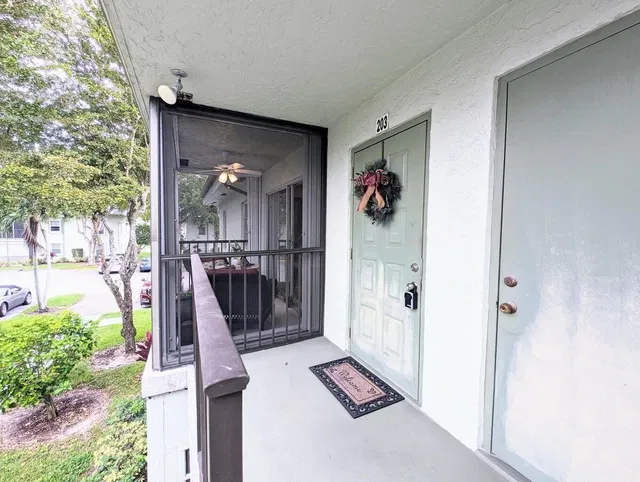 Unit 203 photo 3