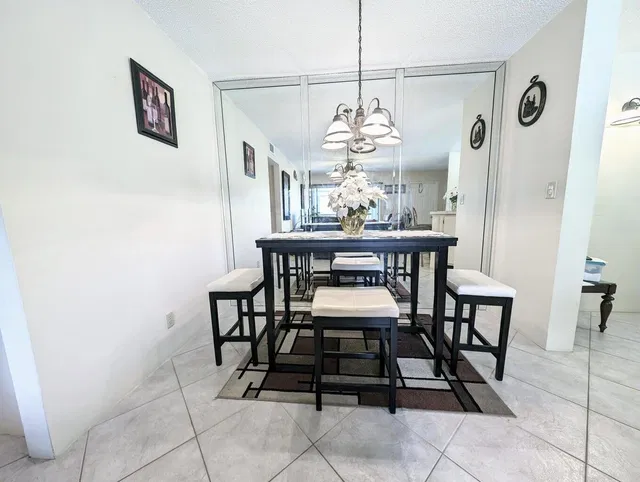 Unit 203 photo 8