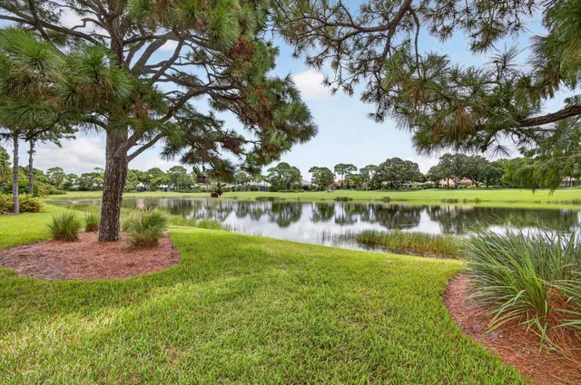 Willoughby Golf Club Residence photo 25