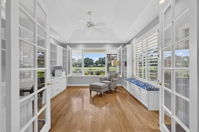 Willoughby Golf Club Residence photo 47