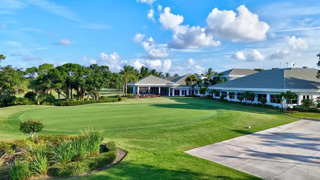 Willoughby Golf Club Residence photo 77