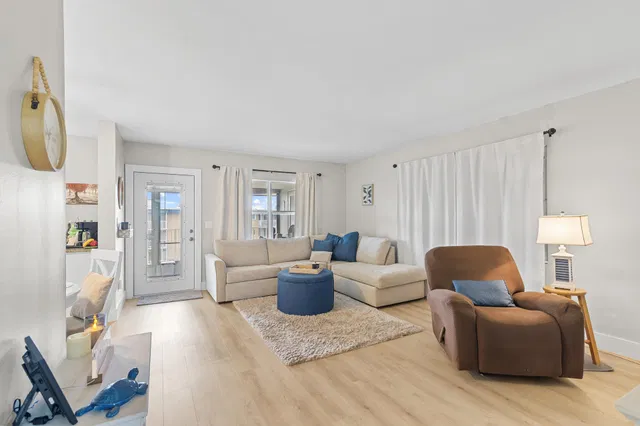  Unit 315 photo 10