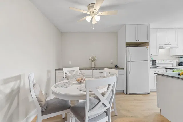  Unit 315 photo 12