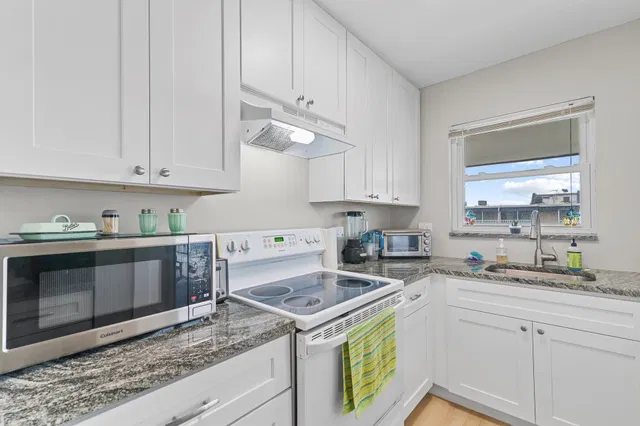  Unit 315 photo 19