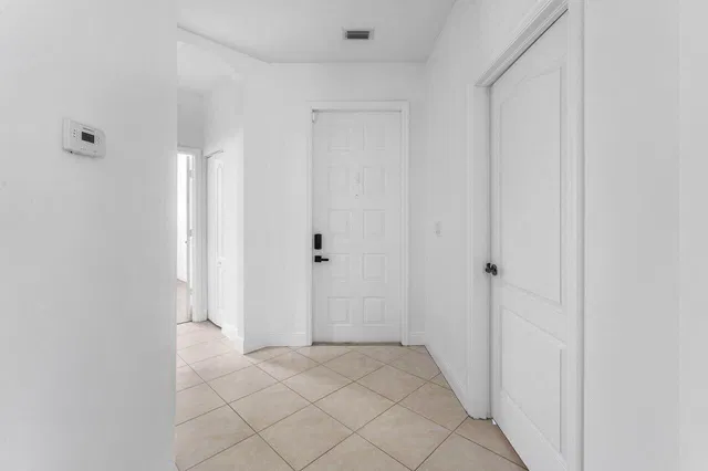  Residence photo 4