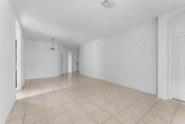  Residence photo 5