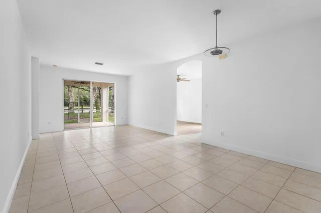  Residence photo 6