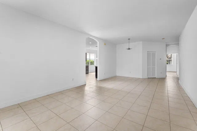  Residence photo 8