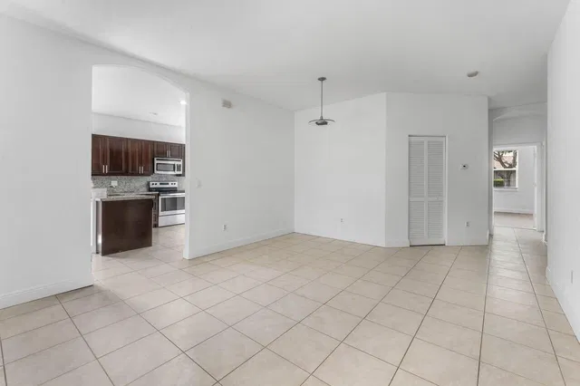  Residence photo 9