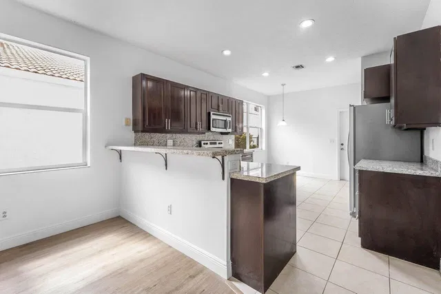  Residence photo 12