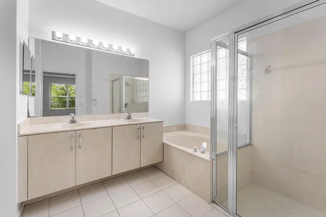  Residence photo 19