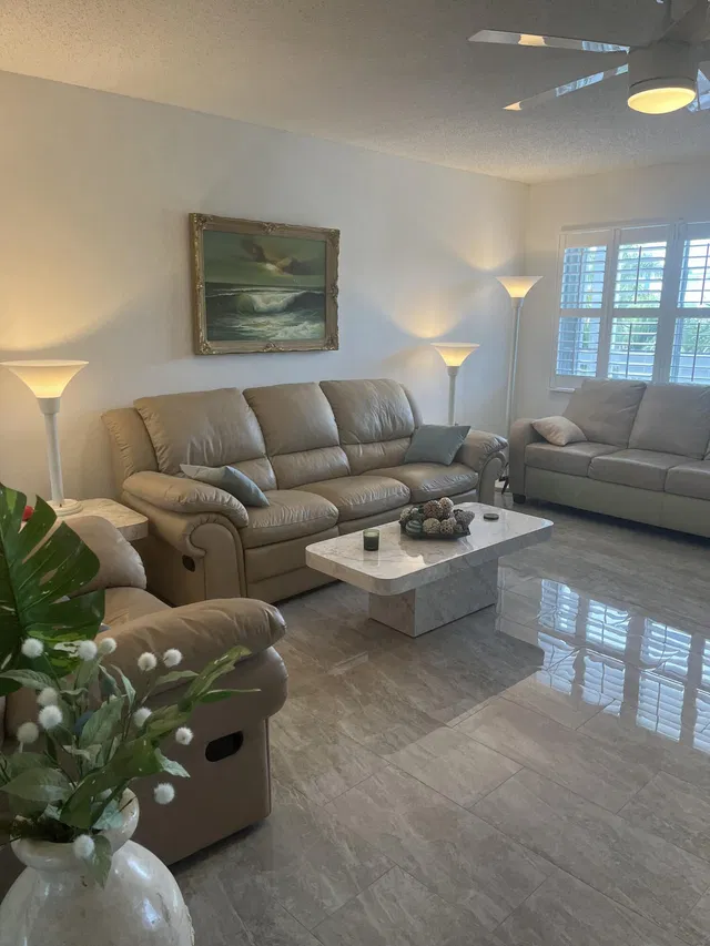 Residence photo 2