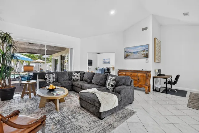 Residence photo 10