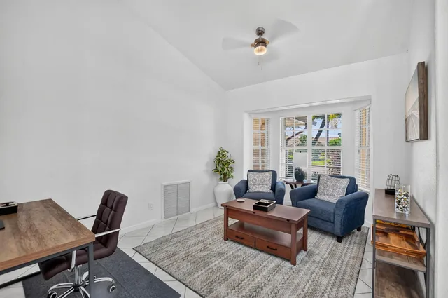  Residence photo 13