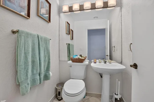  Residence photo 15