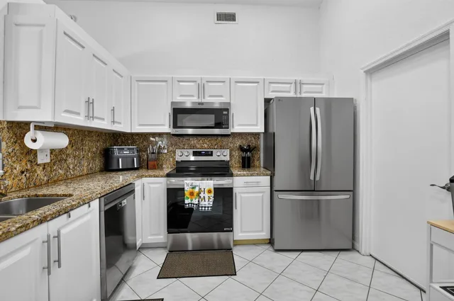 Residence photo 25